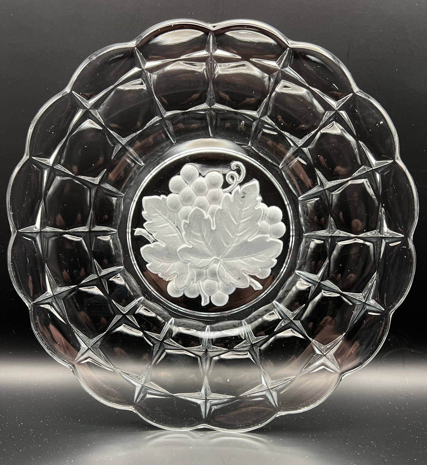 Vtg Indiana Constellation frosted Intaglio grapes - Set Of 6, 7” Salad Plates