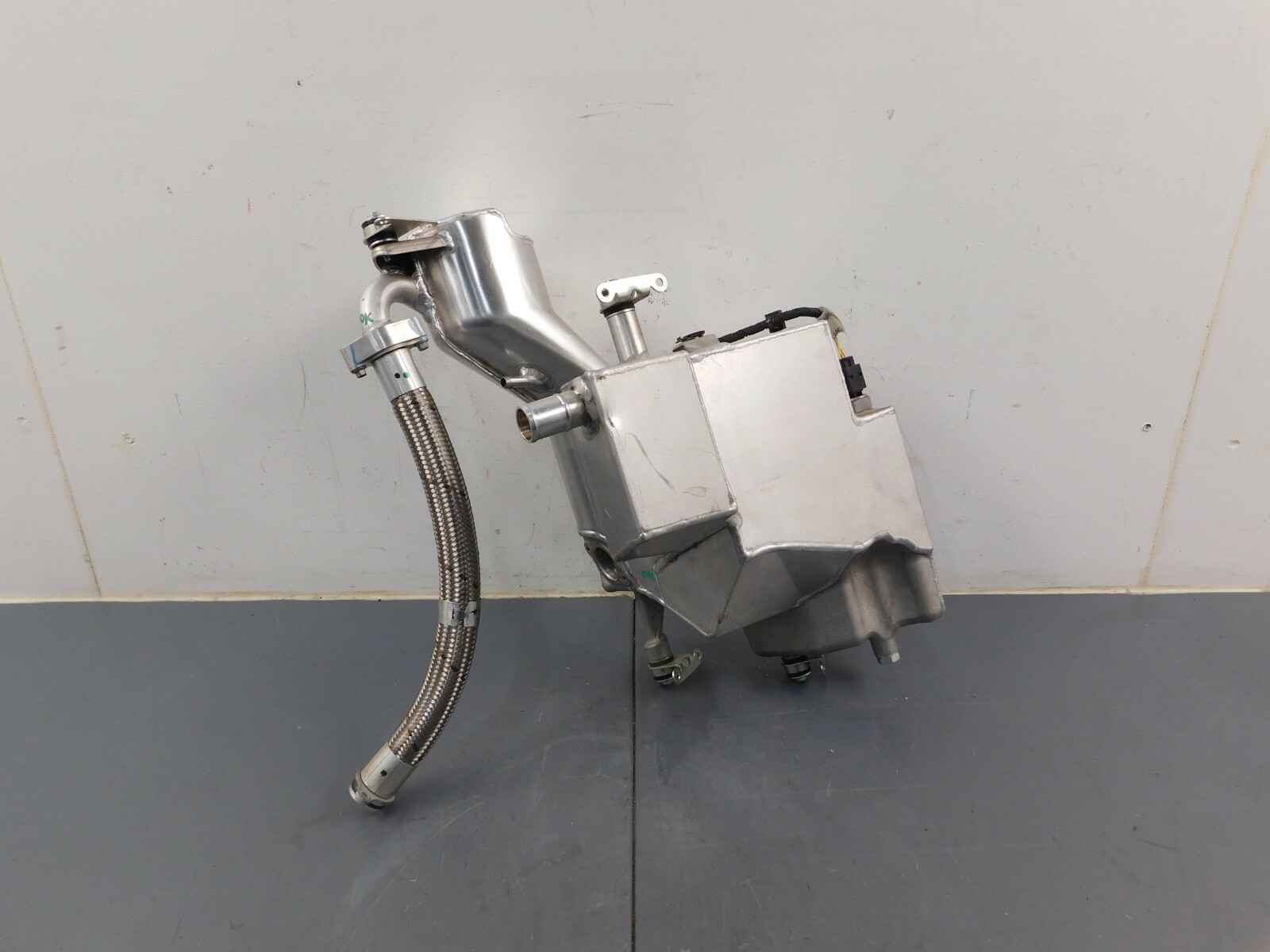 2016 17 18 19 20 McLaren 570GT 570 Engine Oil Tank Reservoir Hoses #1503 X5