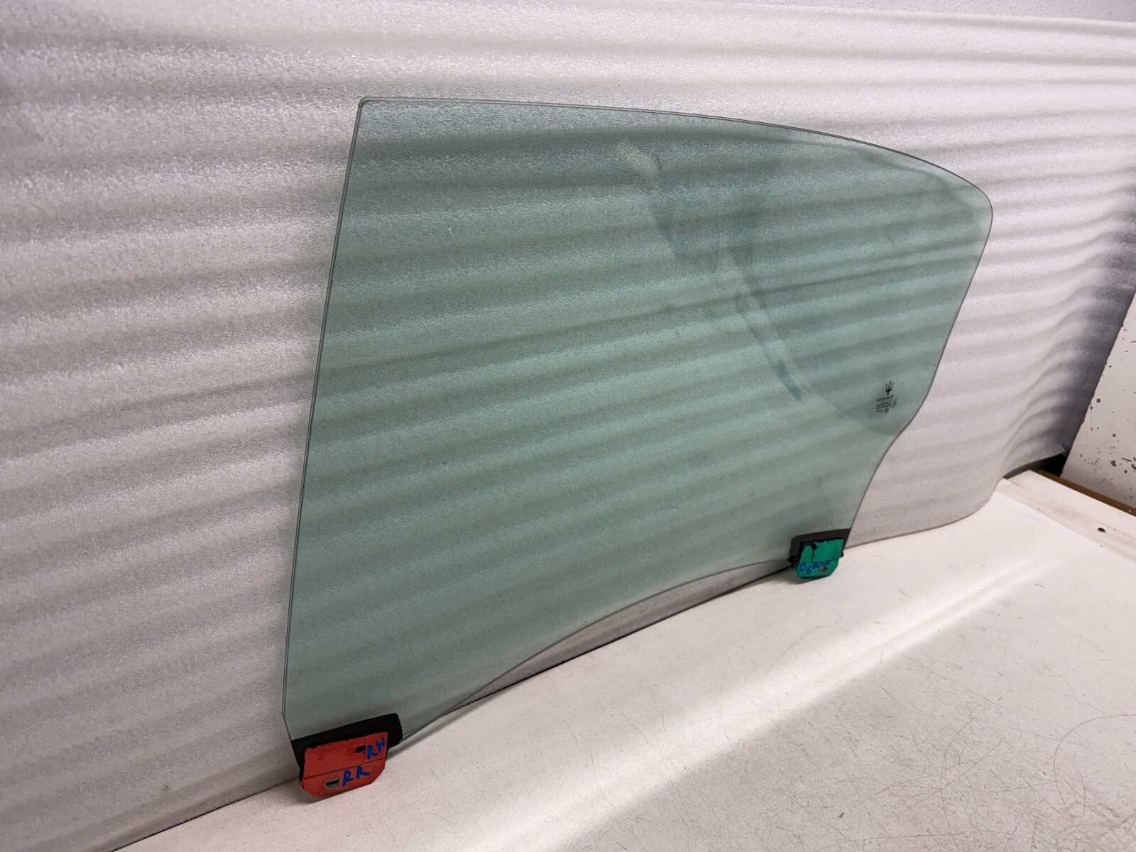 P41087 2003-2012 Maserati Quattroporte M139 Rear Door Window Glass Passenger RH