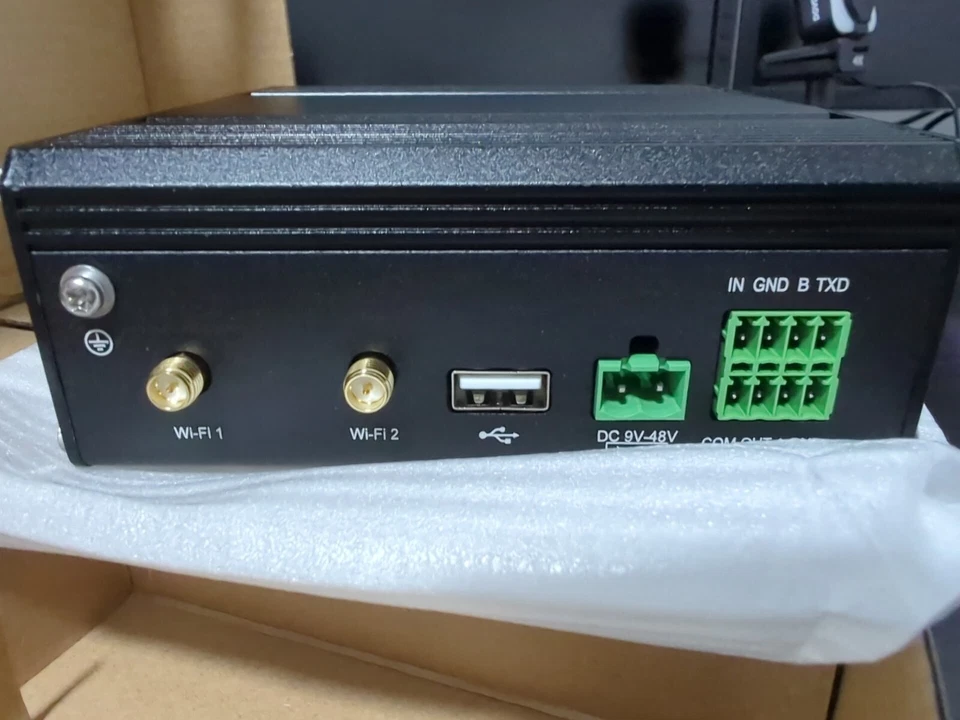 Milesight UR75 4G Industrial Router, Dual Sim, Wi-Fi, GPS, RS232/RS485 - Image 4 of 4