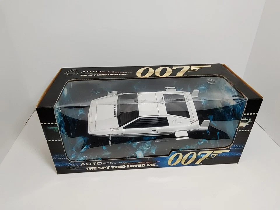 AUTOart 1/18 SUBMARINO LOTUS ESPRIT 007 James Bond El espía que me amaba Foto 2 de 4