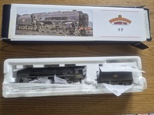 The Bachmann OO Gauge 32-858DC (Class 9F Standard 2-10-0 92185 with BR1F