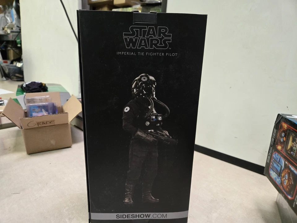 Figura 1:6 exclusiva de Star Wars Imperial TIE Fighter Pilot Sideshow #100294 Foto 3 de 4