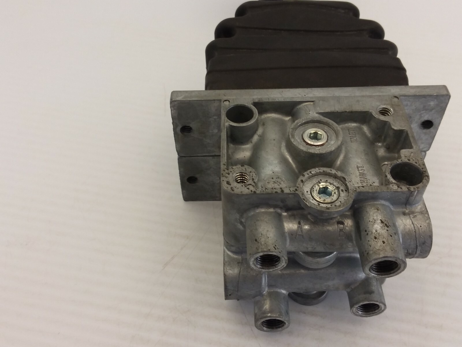 DEL EQUIPMENT 12212B01 2BANKED VALVE eBay