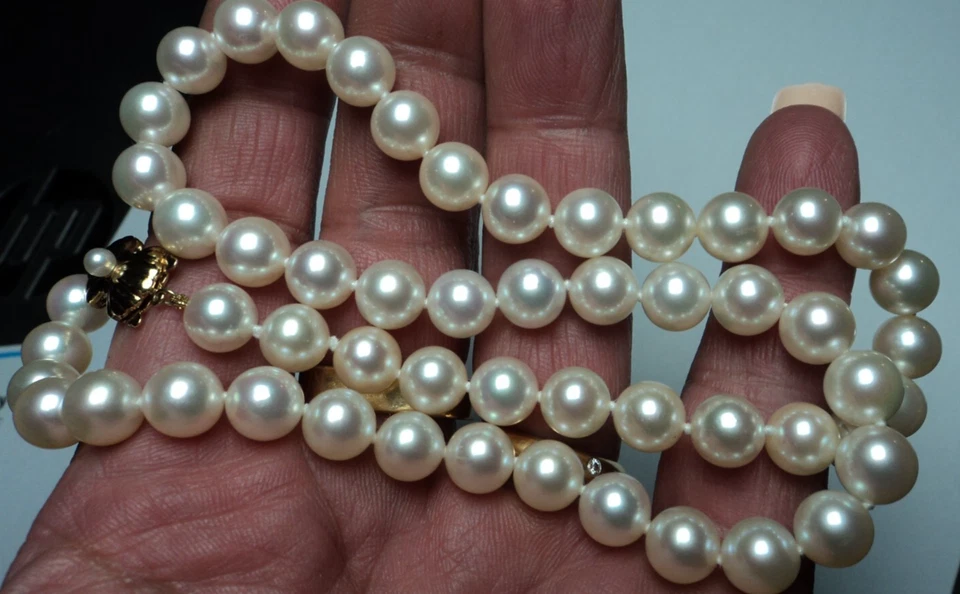 Collar de Perlas Laguna Azul Colección Mikimoto Cierre Dorado Foto 3 de 4
