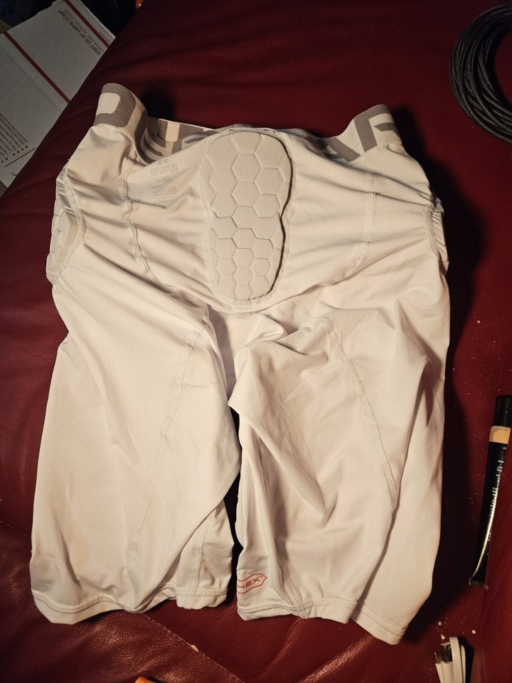 UNDER ARMOUR Gameday Pro 5Pad Football Girdle Pant, Compression Mens