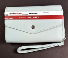 MUNDI Womans / CEO Clutch- Big Fat Wallet / Full Zip / LIGHT MINT GREEN / New