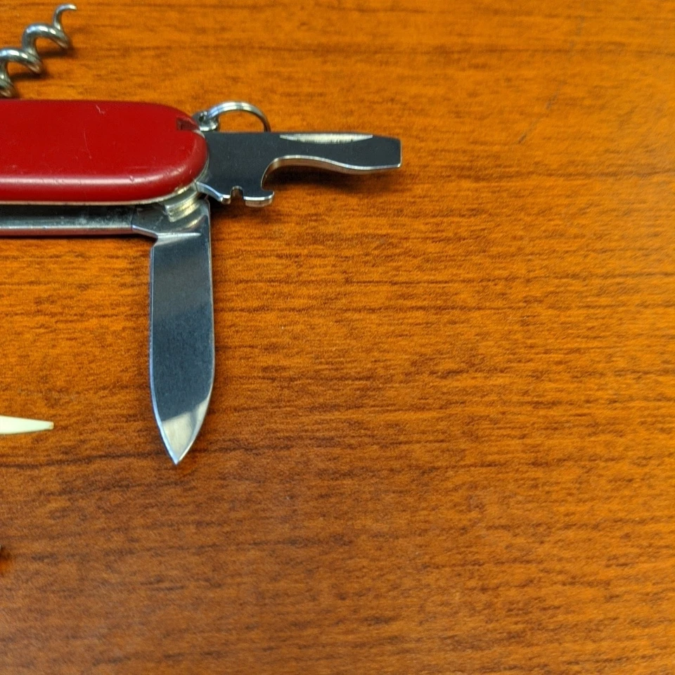 NAVAJA SUIZA PLEGABLE MULTIHERRAMIENTA ROJA VICTORINOX TINKER c. 2012 12 en 1 Foto 4 de 4