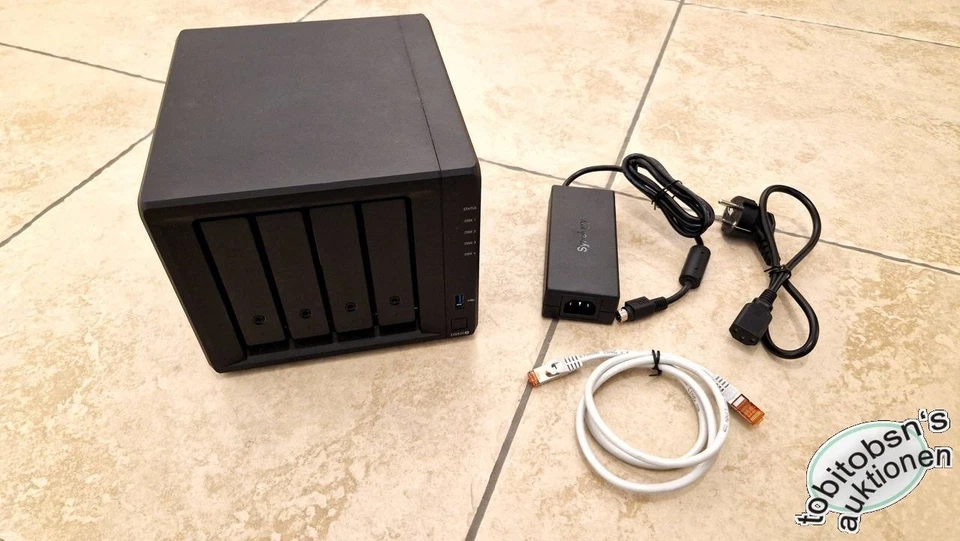* Synology DS920+ - 12GB RAM - 2x1GB LAN - 2x 2TB HDD - 2x 500GB SSD - SSD Cache