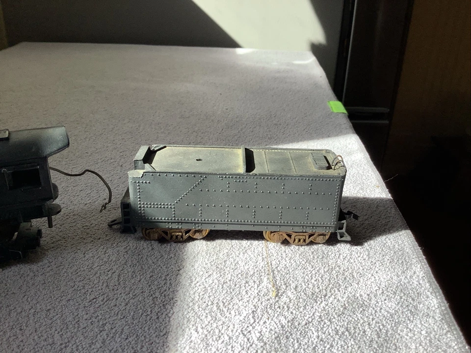 Un Branded Metal Locomotive And Tender maybe Brass Parts Or Repair.  - Image 3 of 4