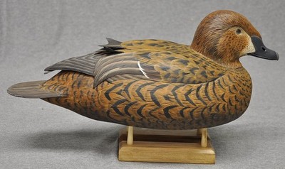 OUTSTANDING VINTAGE RICHARD D'ENTREMONT HEN KING EIDER DUCK DECOY OP NOVA SCOTIA