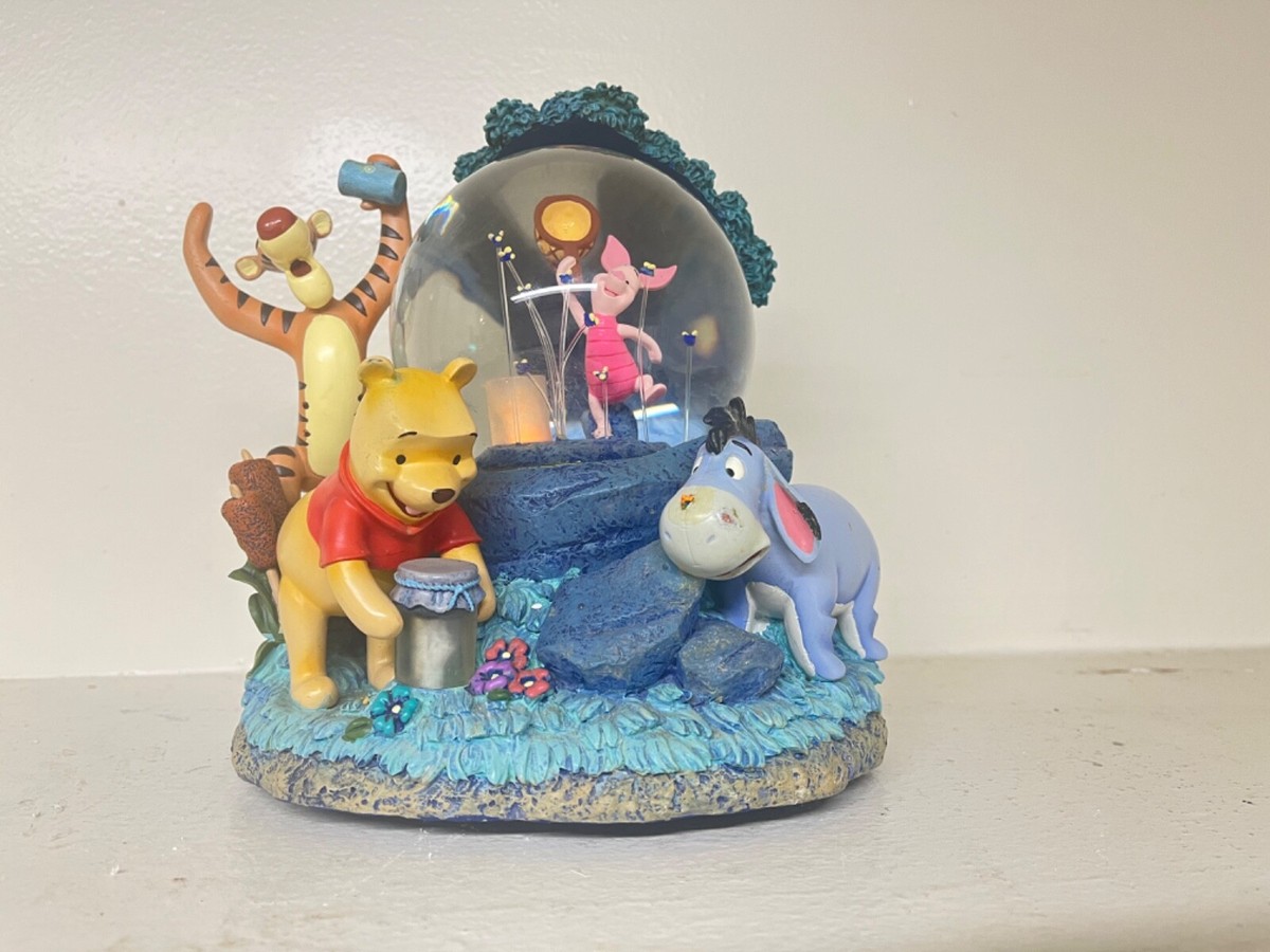 1963 Wonderland Winnie The Pooh And Disney Friends Snow Globe
