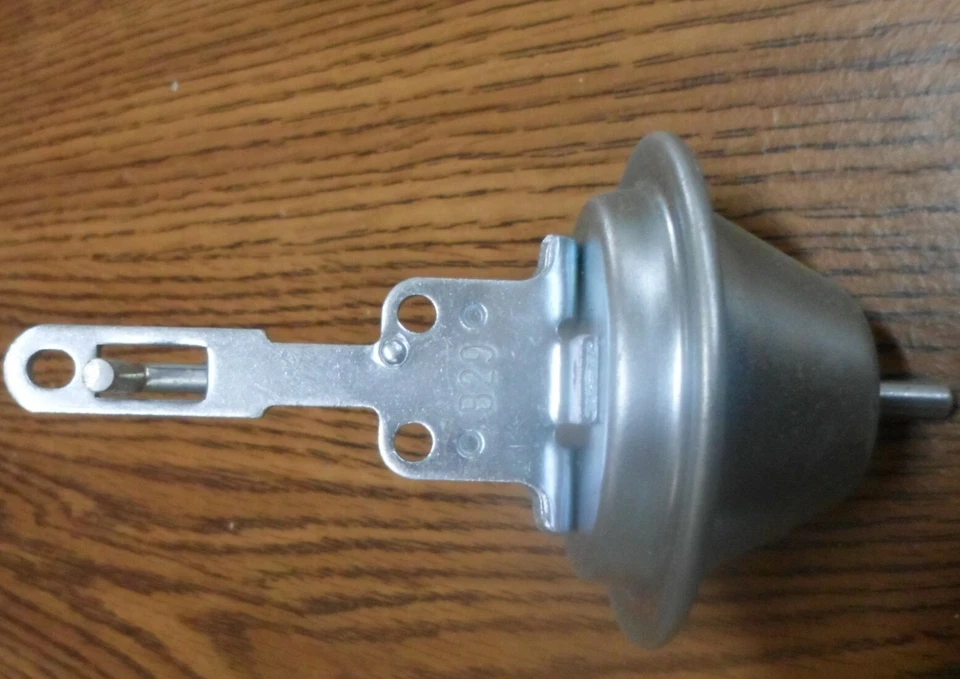 Distribuidor NORS Vacuum Advance reemplaza 1973471 en varios 73 1973 74 Pontiac Foto 4 de 4