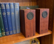 Small Handcrafted Bookshelf Cherry Wooden Speakers Small Handcrafted Bookshelf Cherry Wooden Speakers