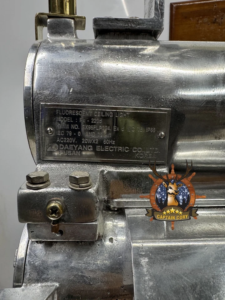 Hecho en Pusan Corea Original Ignífugo Daeyang Fluorescente Barco Aluminio Luz Foto 4 de 4