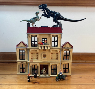 LEGO Jurassic World: Indoraptor Rampage at Lockwood Estate (75930)