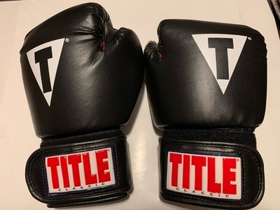 TITLE CLASSIC Boxing Gloves MMA Training 12oz Reg Black/Red