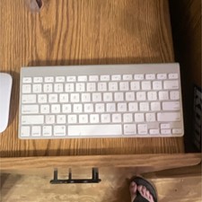 Apple Wireless Compact Keyboard and Mouse Bundle QWERTY White Silver