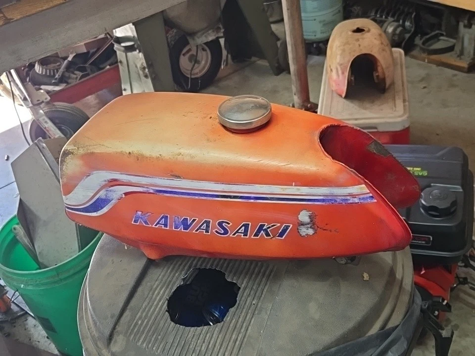 Kawasaki G3S 90 1973 OEM tanque de combustible/tapa de gas Foto 2 de 4