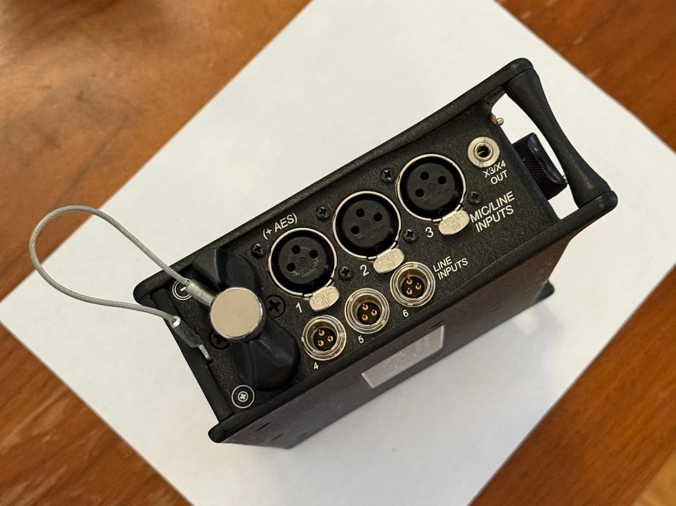 Sound Devices 633 Compact Mixer/Recorder with Dugan AutoMix  w/Pouch & Batteries - Image 3 of 4