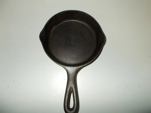 Vintage Wagner Ware 2A Sidney O #2 Cast Iron Skillet. A Very Rare 2A!