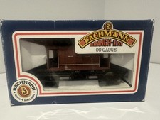 Bachmann 33-352 16' 20 Ton Brake Van NE Brown (Van No. 260922) OO Gauge - Boxed
