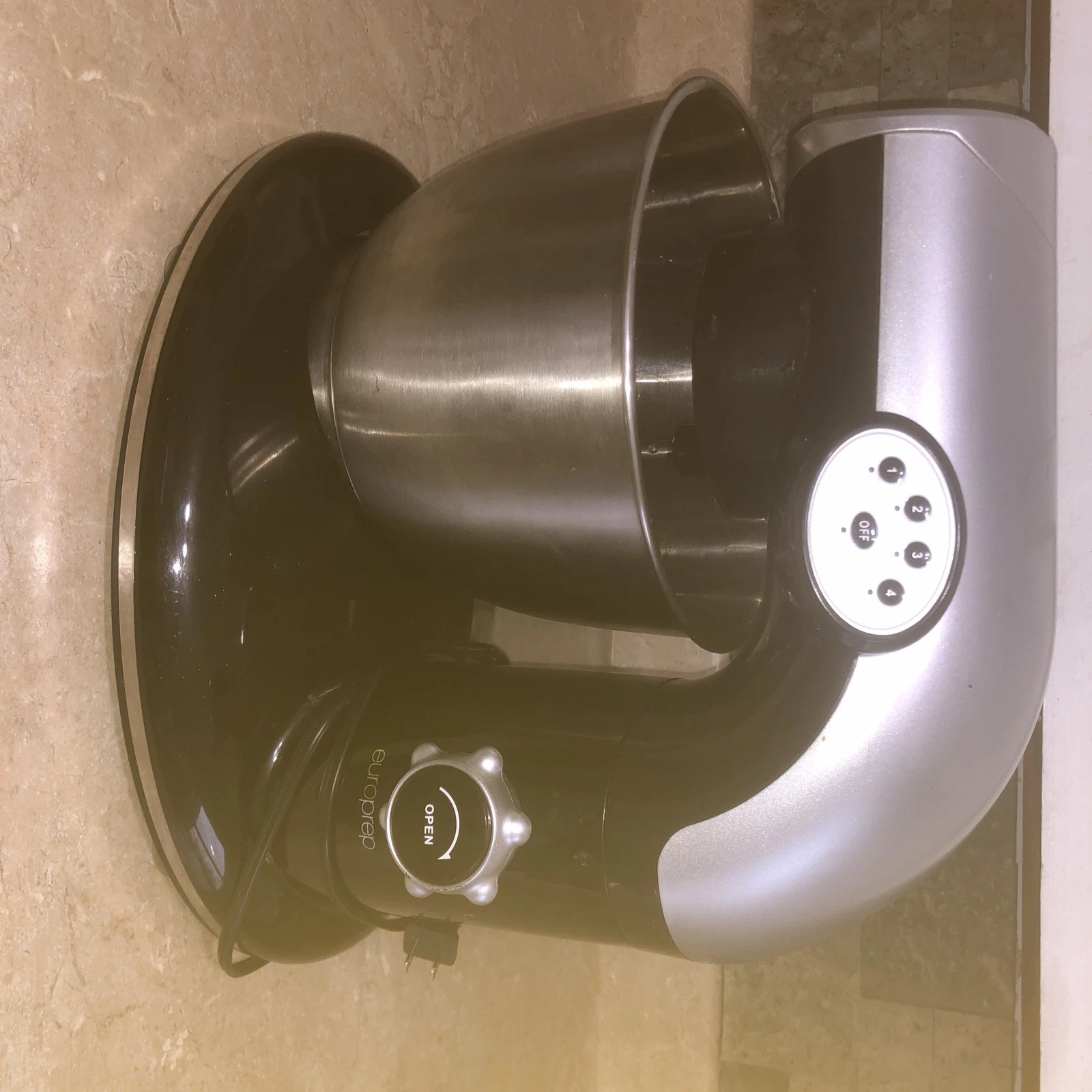 Europrep mixer - 4 speeds with 2 attachments.
Opens in a new window or tab