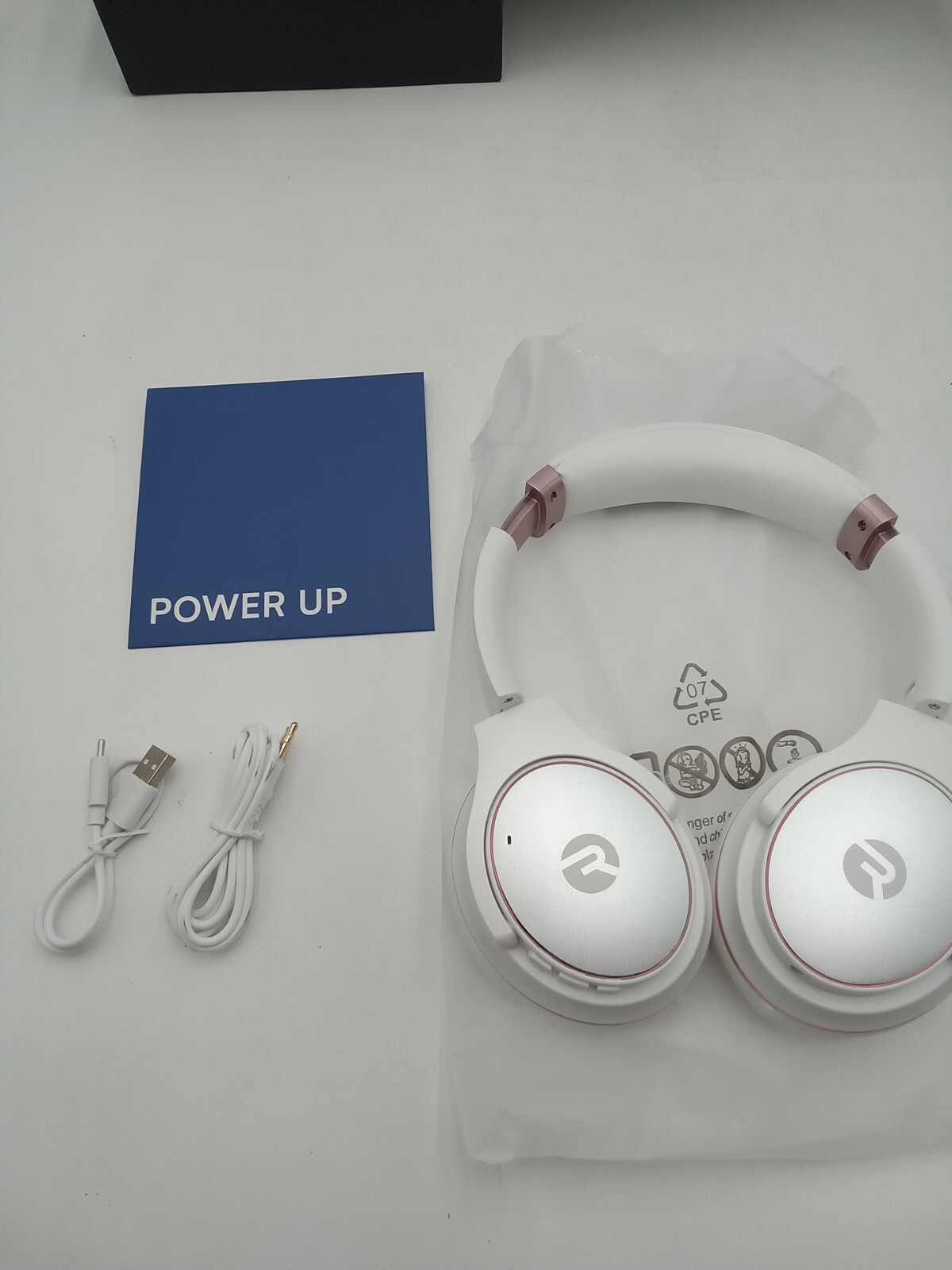 Raycon Everyday White Rose Gold Wireless Bluetooth Over The Ear Headphones