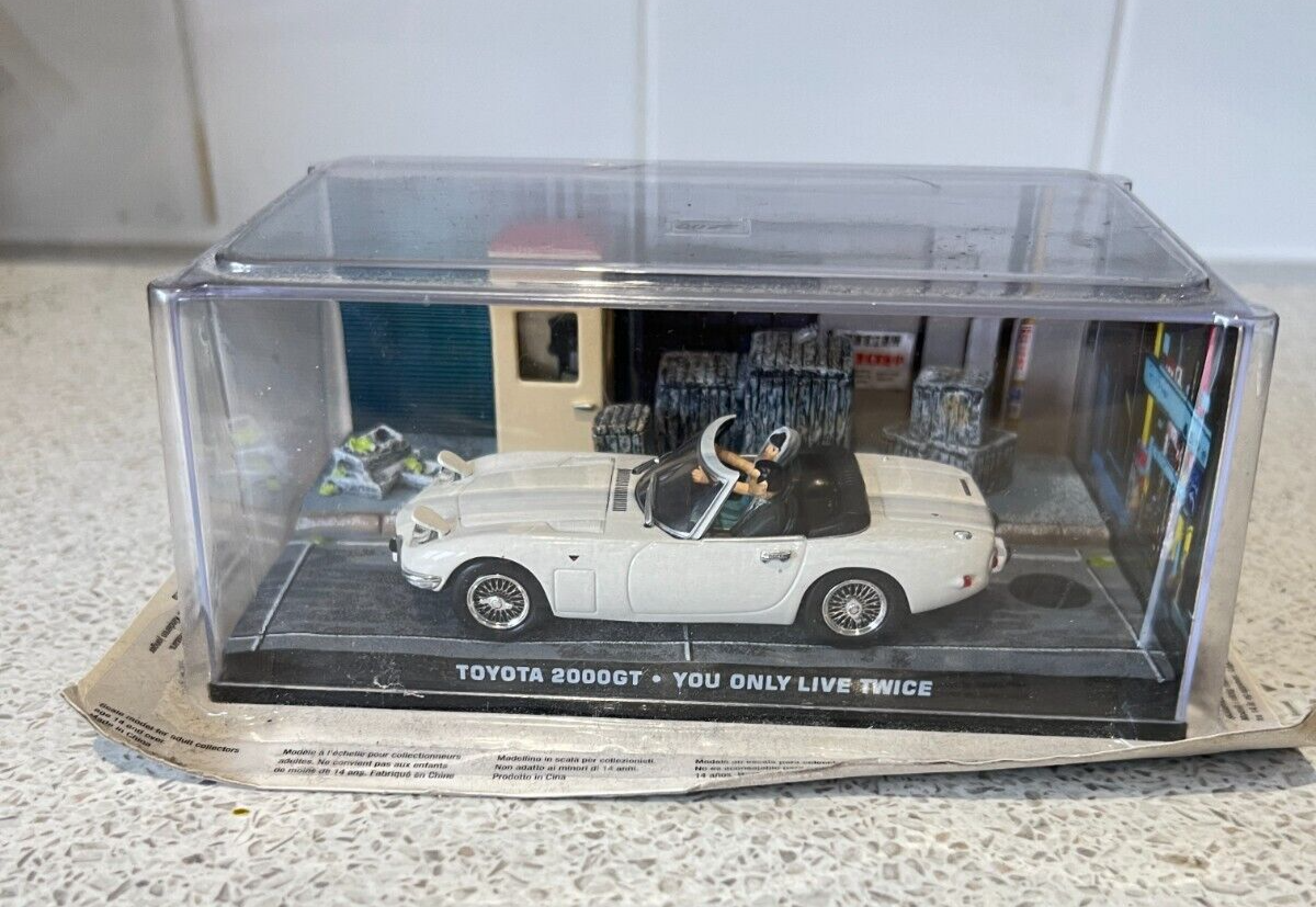 Fabbri 1/43 Scale Diecast - James Bond Toyota 2000 Gt You Only Live Twice
