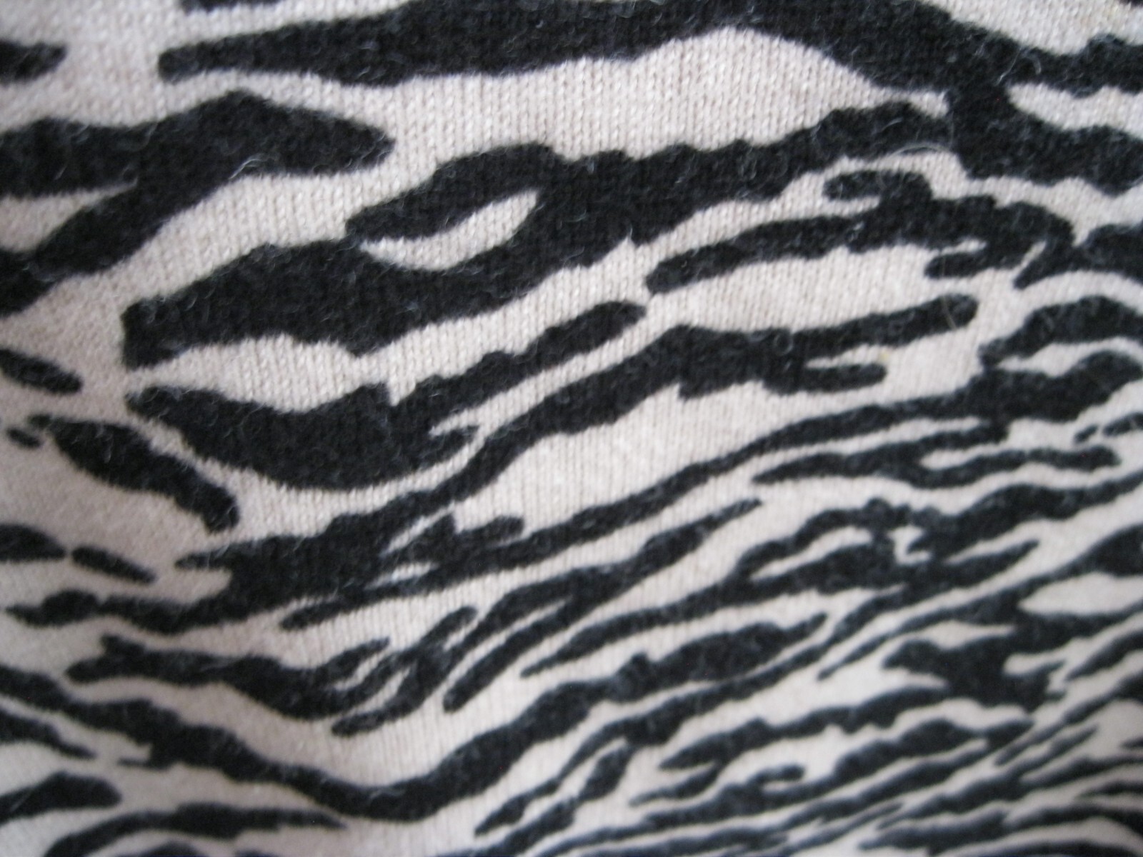 REDUCED $3.00  Women's K.I.K.I.T Sweater, Black & Beige , 3/4 Sleeve, Size XL image 2