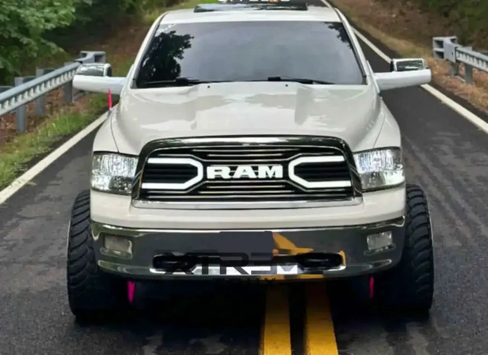 Rejilla iluminada LED cromada para Dodge Ram 1500 06-08 repuesto superior Foto 2 de 3