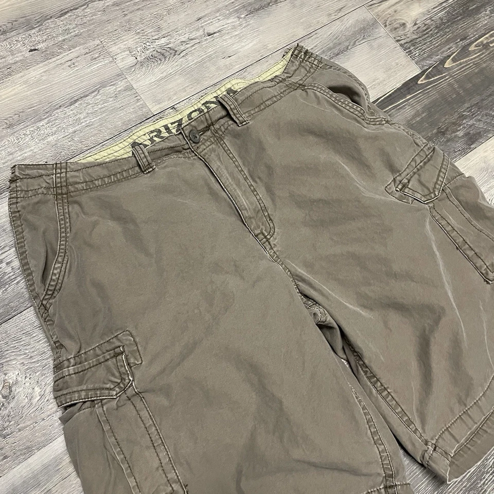 Vintage Y2K Arizona Jeans Cargo Shorts Men's Size 38 Baggy Brown Skate Grunge - Image 2 of 4