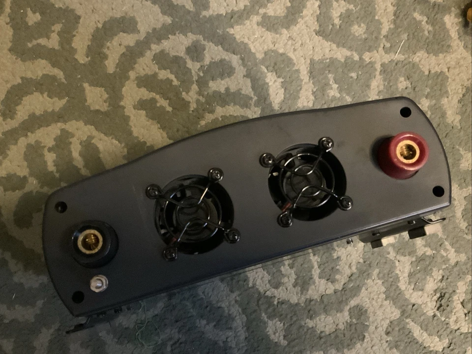 Cobra DC to AC Inverter 1500 Watt to 3000 Watt w/ USB Port +3 Outlets (CPI1575) - Image 2 of 4