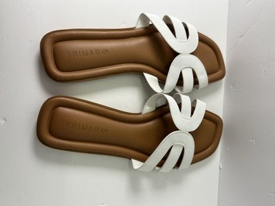 Sandalias Blancas, Marca Primar. Size 9
