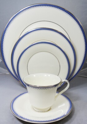 CLIFTON by Minton 5 Piece Place Setting NEW NEVER USED made in England