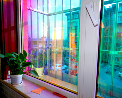 Pellicola Adesiva Iridescente Per Vetri - Effetto Arcobaleno, 45x200cm, Decorativa E Di Sicurezza, Per Finestre - Foto 3