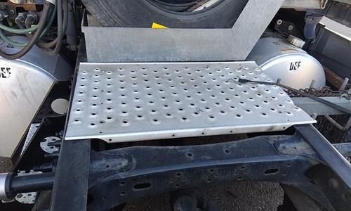 Replaces 2014 FREIGHTLINER CASCADIA 125 DECK CATWALK ,  CO
