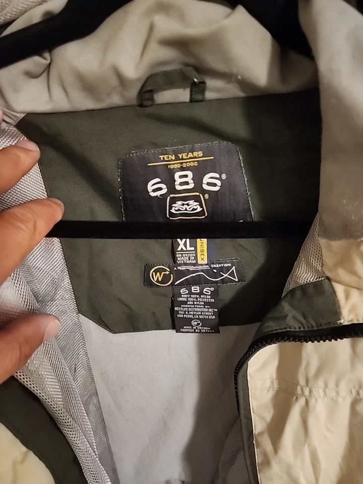 🏂 Jaqueta de Snowboard 686 Dez Anos Extra Grande – Bege/Verde com Capuz Impermeável Shell - Imagem 2 de 3