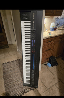 Yamaha KX88 88-Key Weighted MIDI Keyboard Controller Pitch Mod Wheels 2 Pedals