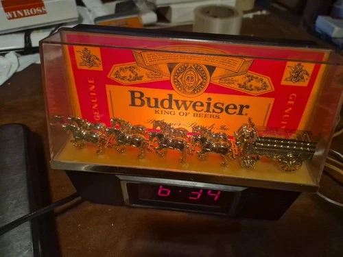 Vintage Budweiser Clydesdale Horses Digital Clock Light Bar Sign King of Beer