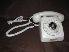 altes klassisches Wählscheibentelefon aus Dänemark  /  KIRK  F68 / 1960er-1970er