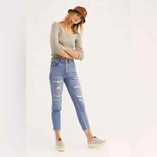 Free People We The Free  Blossom Ankle Distressed Jeans  Size 26  High Rise
