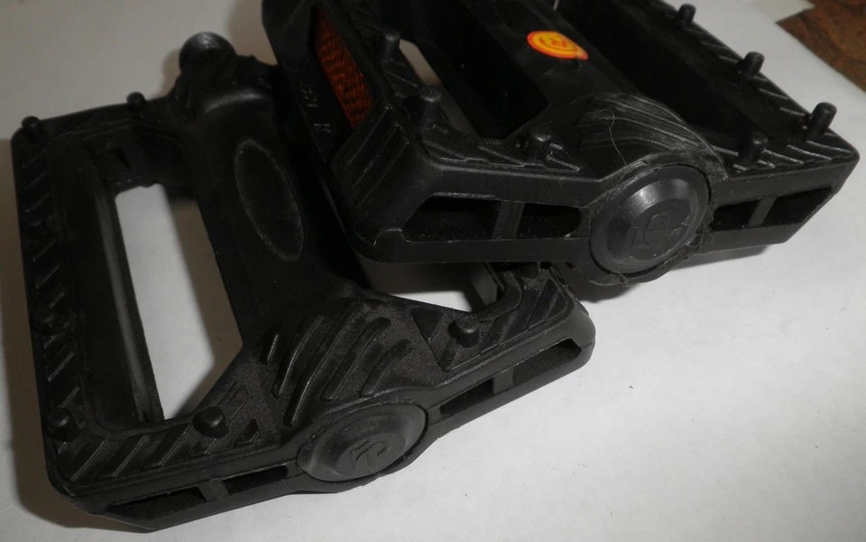 PEDALES BICICLETA PLÁSTICO NEGRO FP 9/16" CON REFLECTOR PIEZAS BICICLETA 53-7 Foto 3 de 4