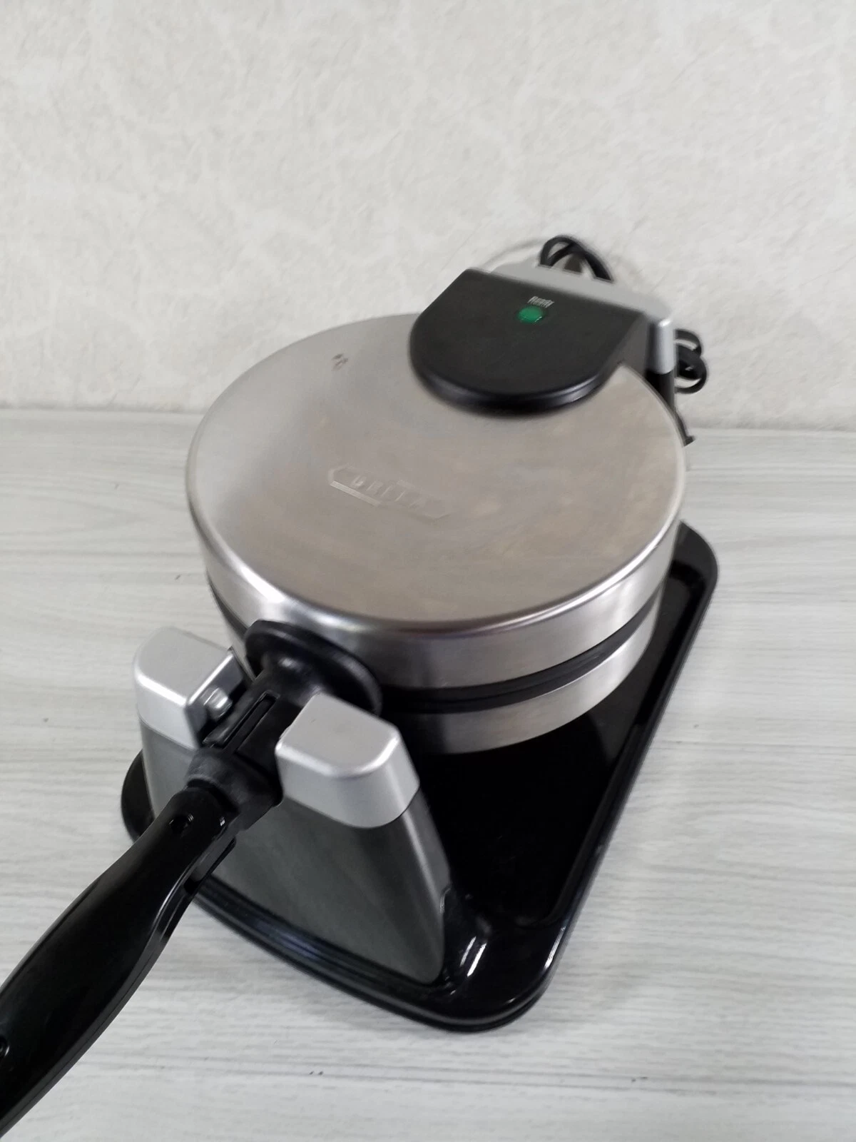 Bella Rotating WAFFEL MAKER Non-Stick Easy One Flip Belgian Style Works- Clean