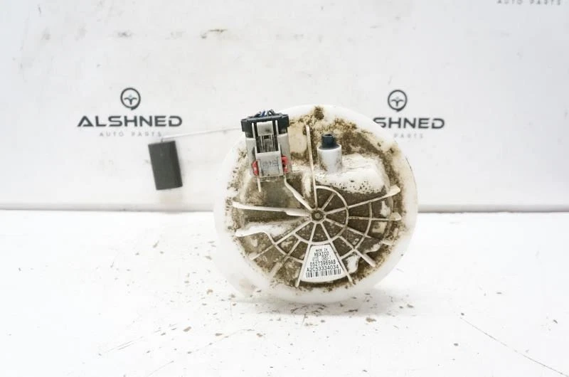 Chrysler Town & Country 2014 conjunto de bomba de combustible 05273969AB fabricante original Foto 3 de 4