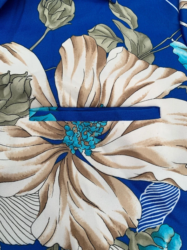 Camisa Hawaiana Malihini Años 70 Hermosa Azul Patrón Floral Usada en Excelente Condición Campamento Hawaiano Foto 3 de 4