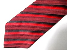 Kenneth Cole Reaction Mens Necktie Tie Burgundy Red Black Striped Silk 60"