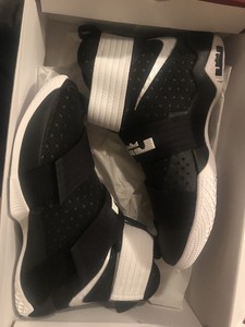 lebron shoes size 9