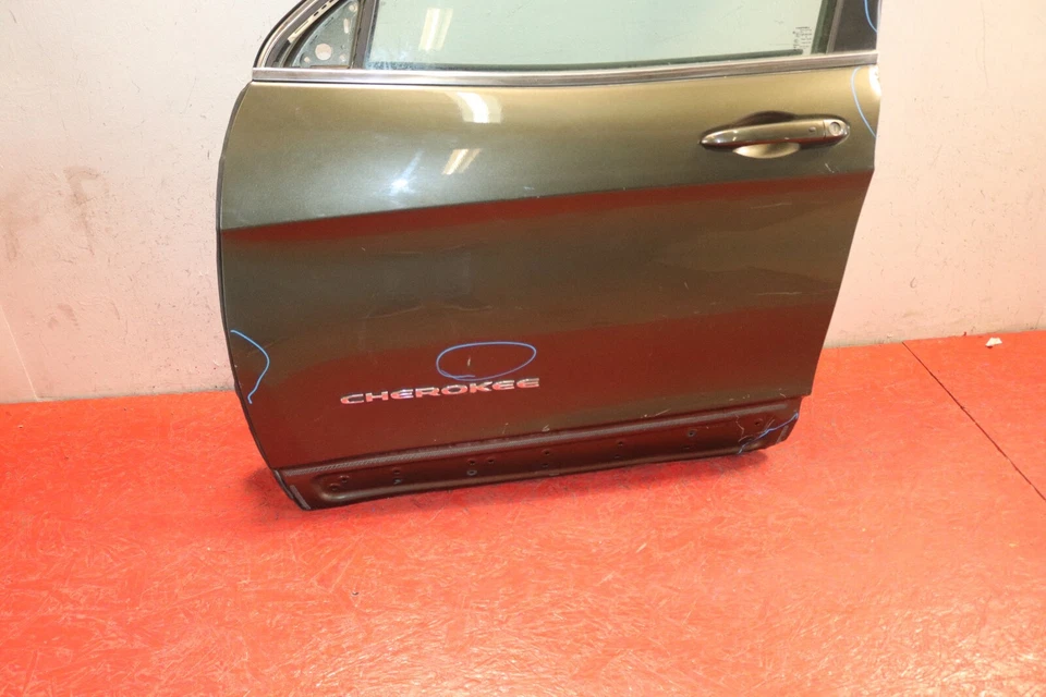 2014 2021 JEEP CHEROKEE LEFT SIDE FRONT DOOR - Image 2 of 4