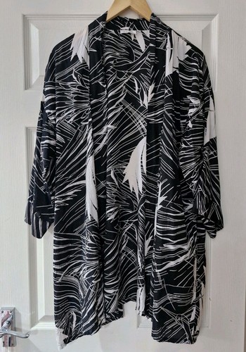 MASAI CLOTHING Black/White Top MEDIUM 14 16 18 Bust 46" VGC Lightweight Summer - Picture 1 of 8